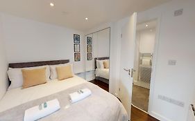 Stylish Apartment W/ Private Garden - Dog Friendly